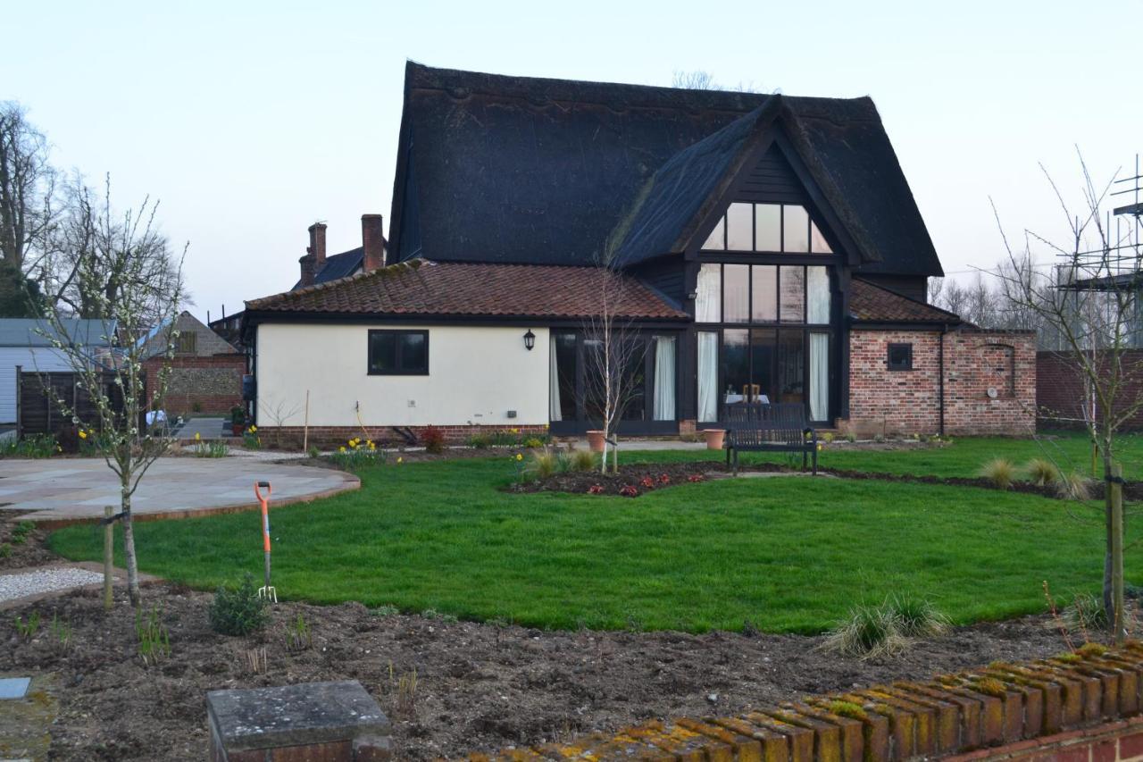 Wortwell Hall Barn Exterior photo